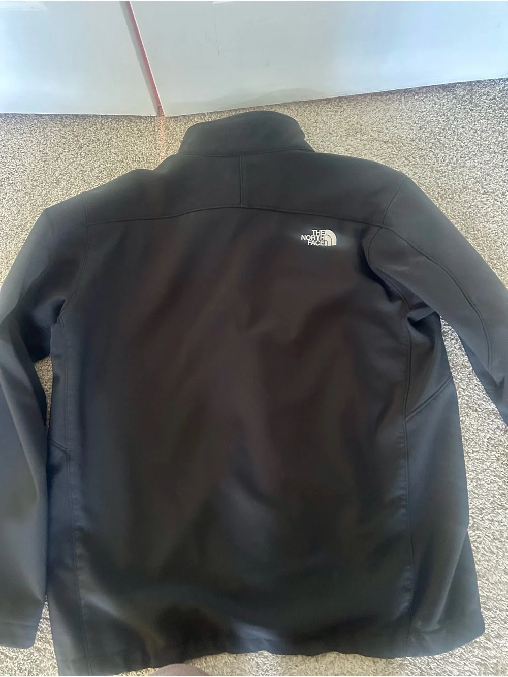 The North Face Men's Black Full-Zip Softshell Jacket